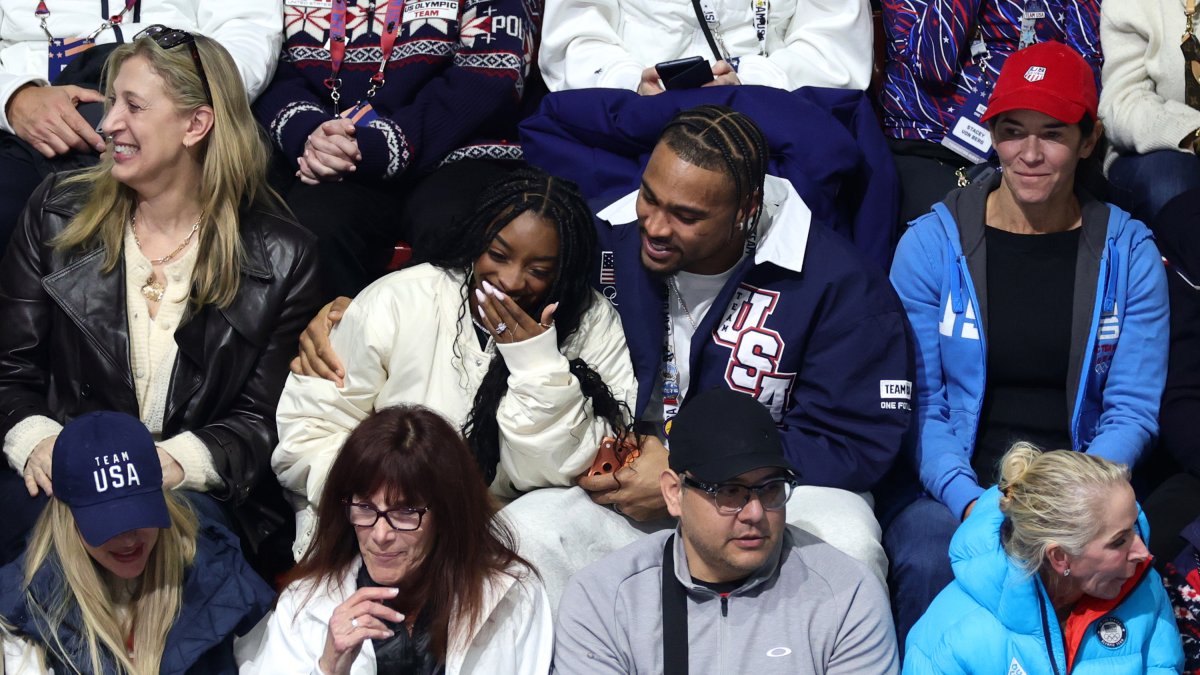 Crowd erupts in applause as Simone Biles makes appearance at Milan Cortina Games Crowd erupts in applause as Simone Biles makes appearance at Milan Cortina Games