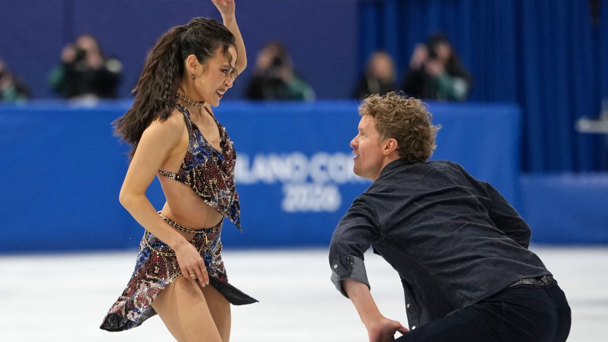 WATCH: Madison Chock and Evan Bates nail 90s-themed first skate at 2026 Olympics WATCH: Madison Chock and Evan Bates nail 90s-themed first skate at 2026 Olympics