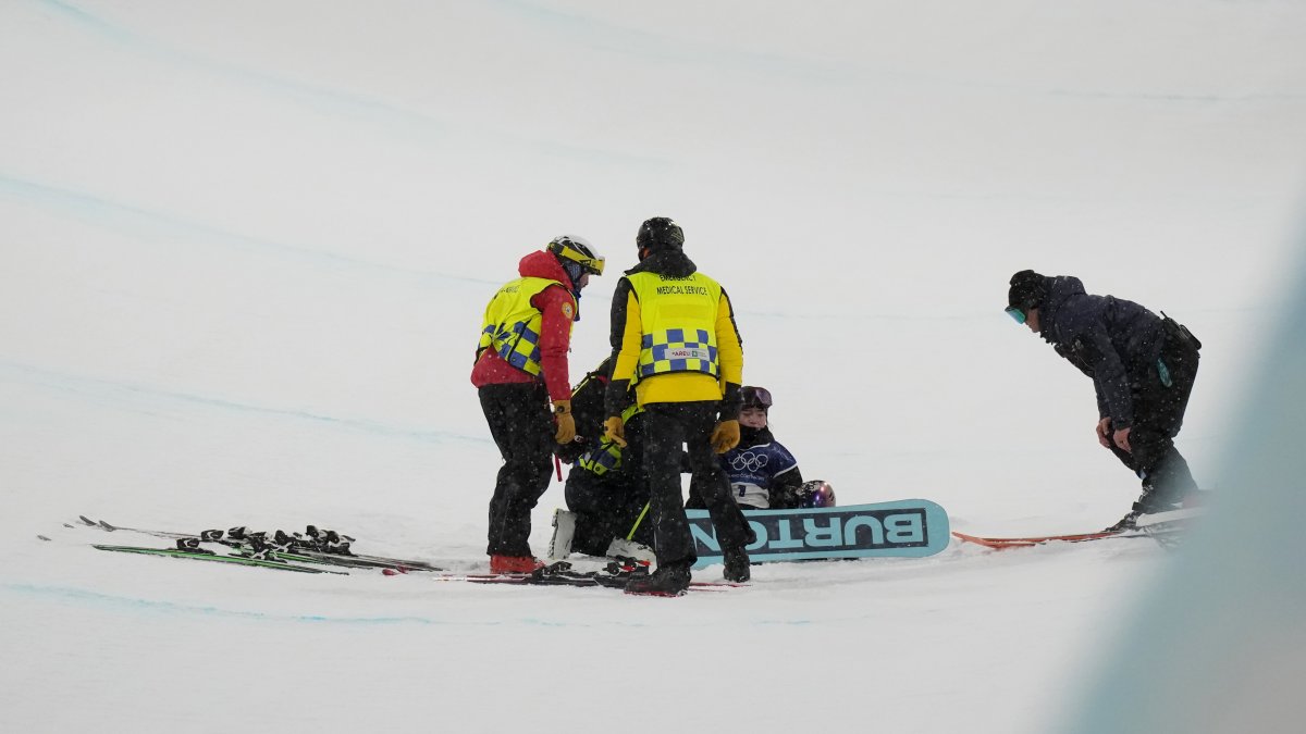 South Korean snowboarder takes brutal fall onto halfpipe lip during medal event