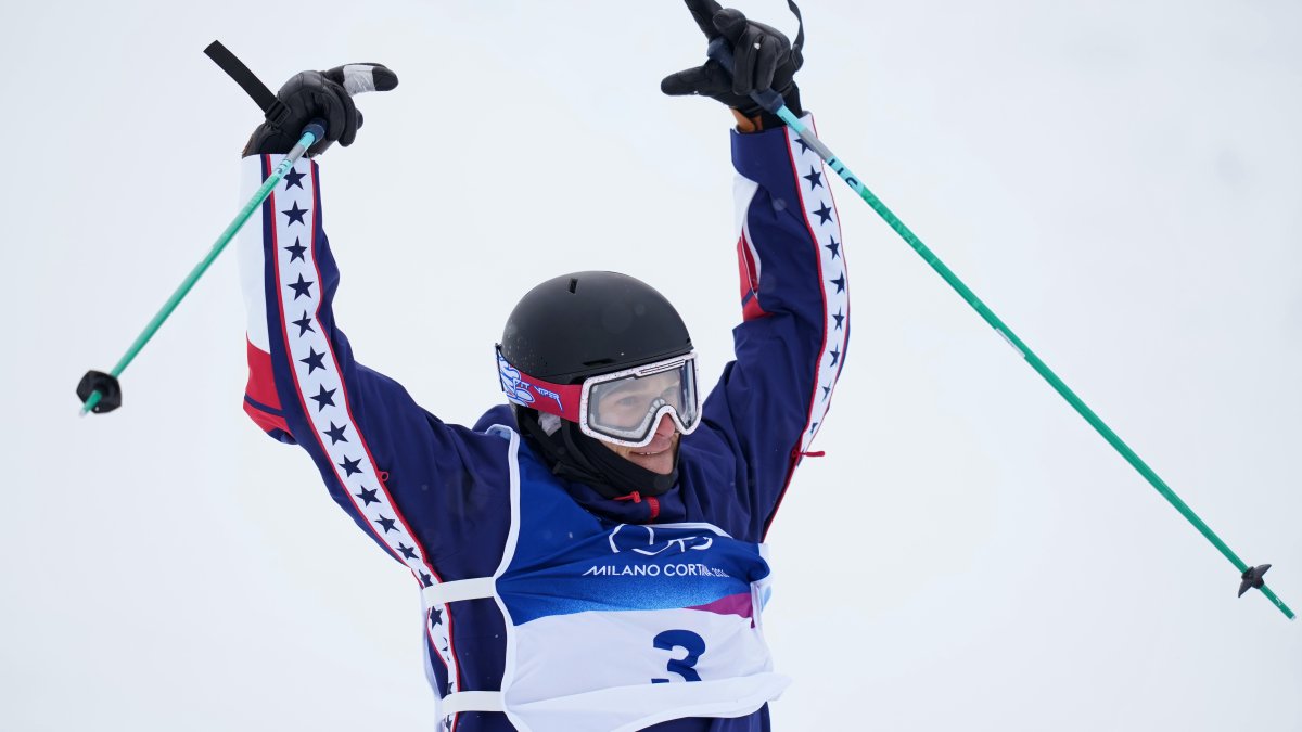 Watch live: Viral Indiana skier who skied at Olympics in jeans goes for gold in halfpipe