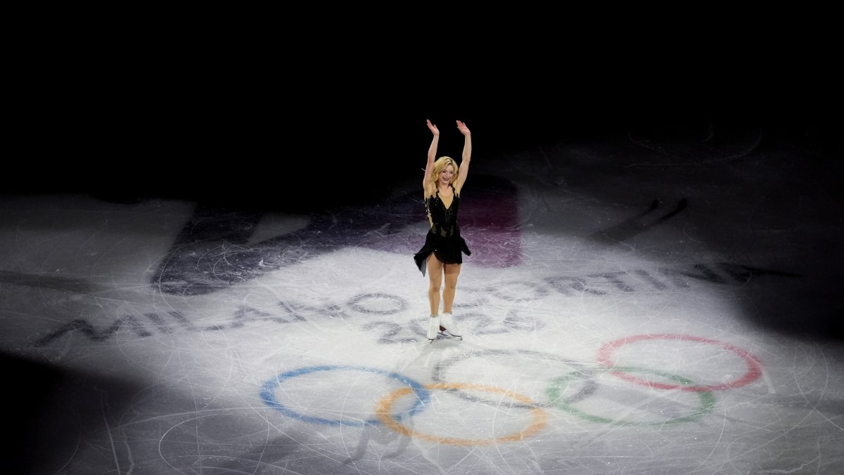 Watch Amber Glenns mesmerizing skate at figure skatings Exhibition Gala Watch Amber Glenns mesmerizing skate at figure skatings Exhibition Gala
