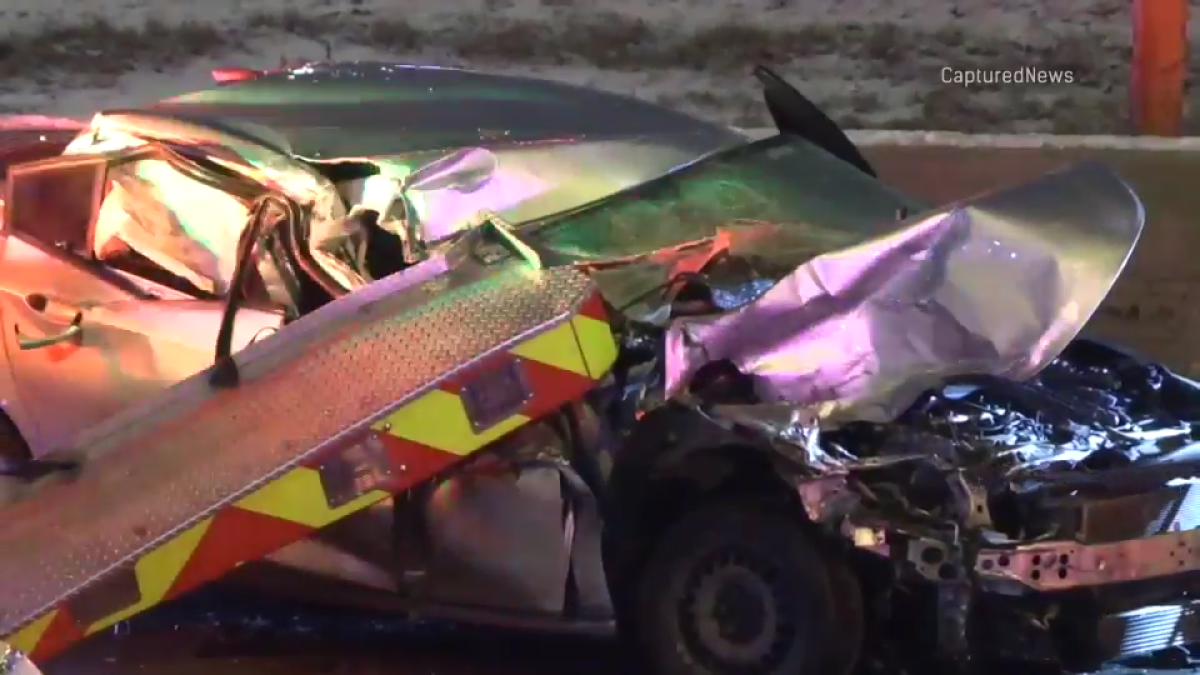 Car slams into Chicago fire truck on Interstate 57 Sunday morning, police say Car slams into Chicago fire truck on Interstate 57 Sunday morning, police say