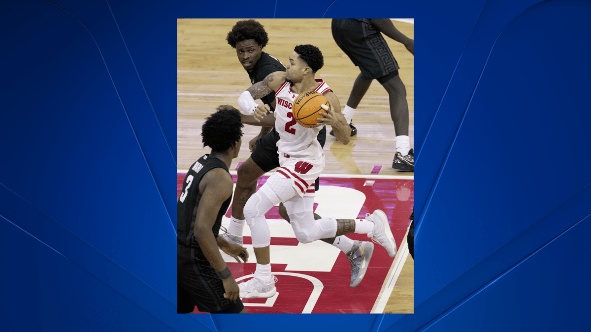 Wisconsin slays another giant as Badgers roll to 92-71 victory over No. 10 Michigan State