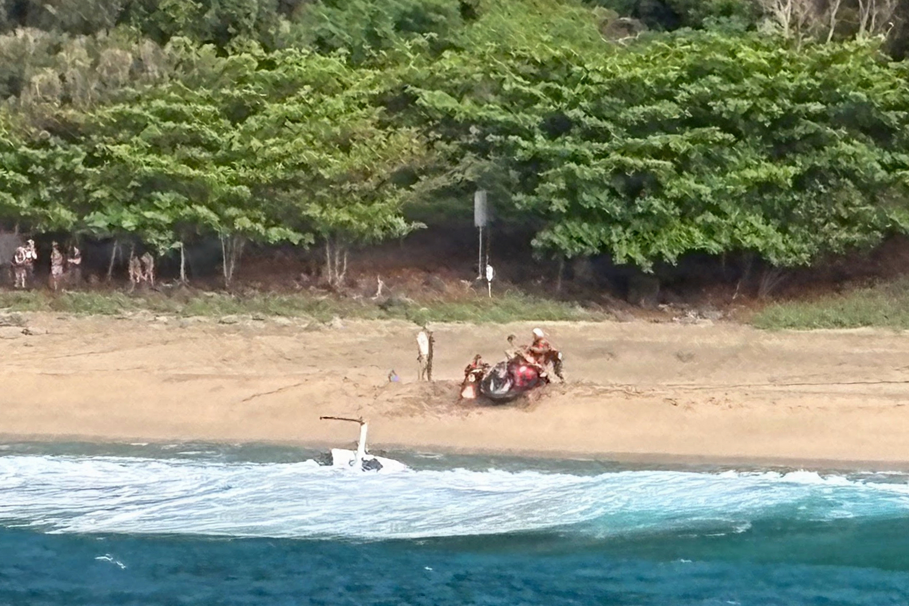3 killed in helicopter crash on the Hawaiian island of Kauai – NBC Chicago