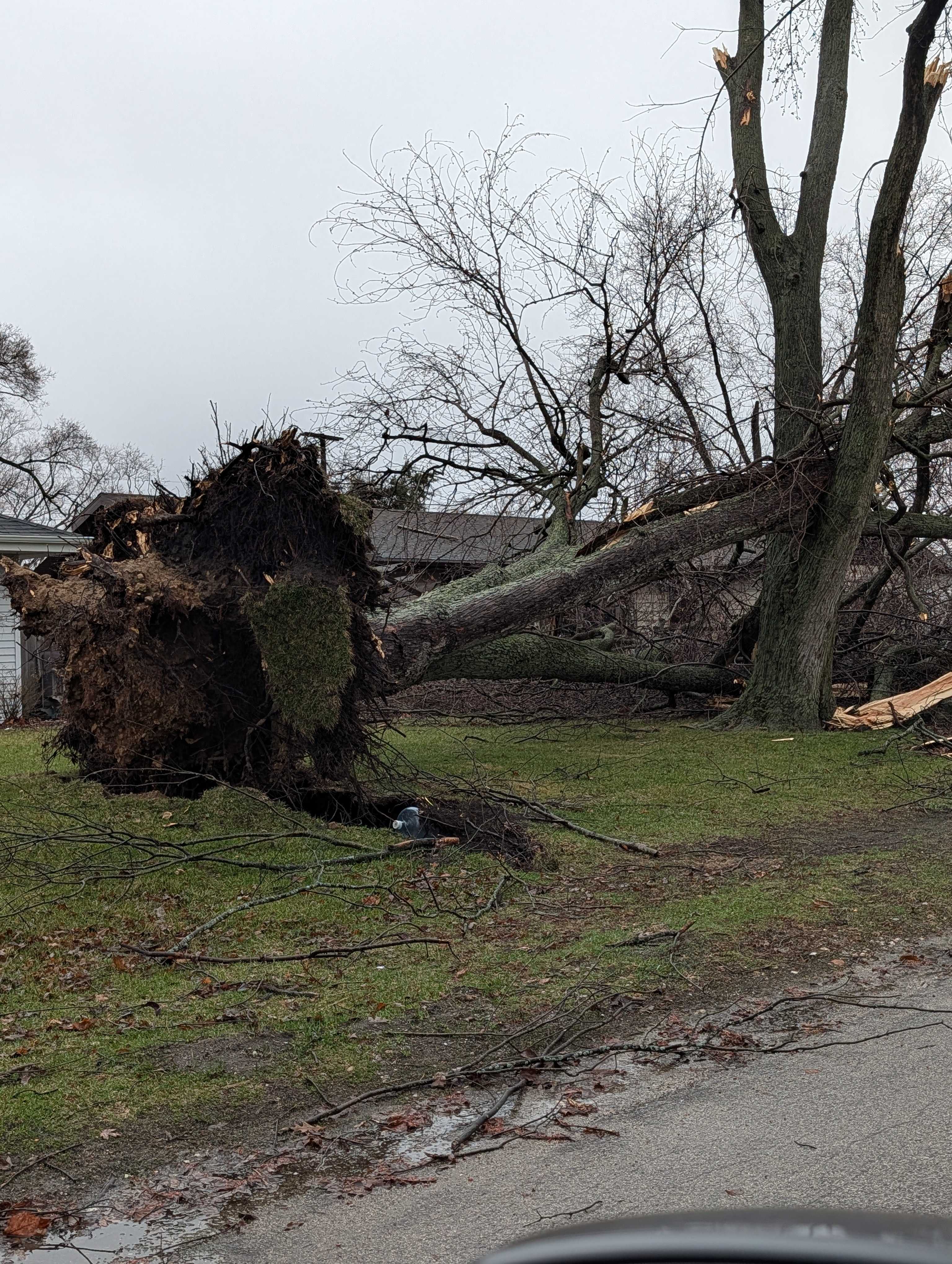 Rain, snow and ‘damaging' winds coming to Chicago area after tornadoes destroyed homes