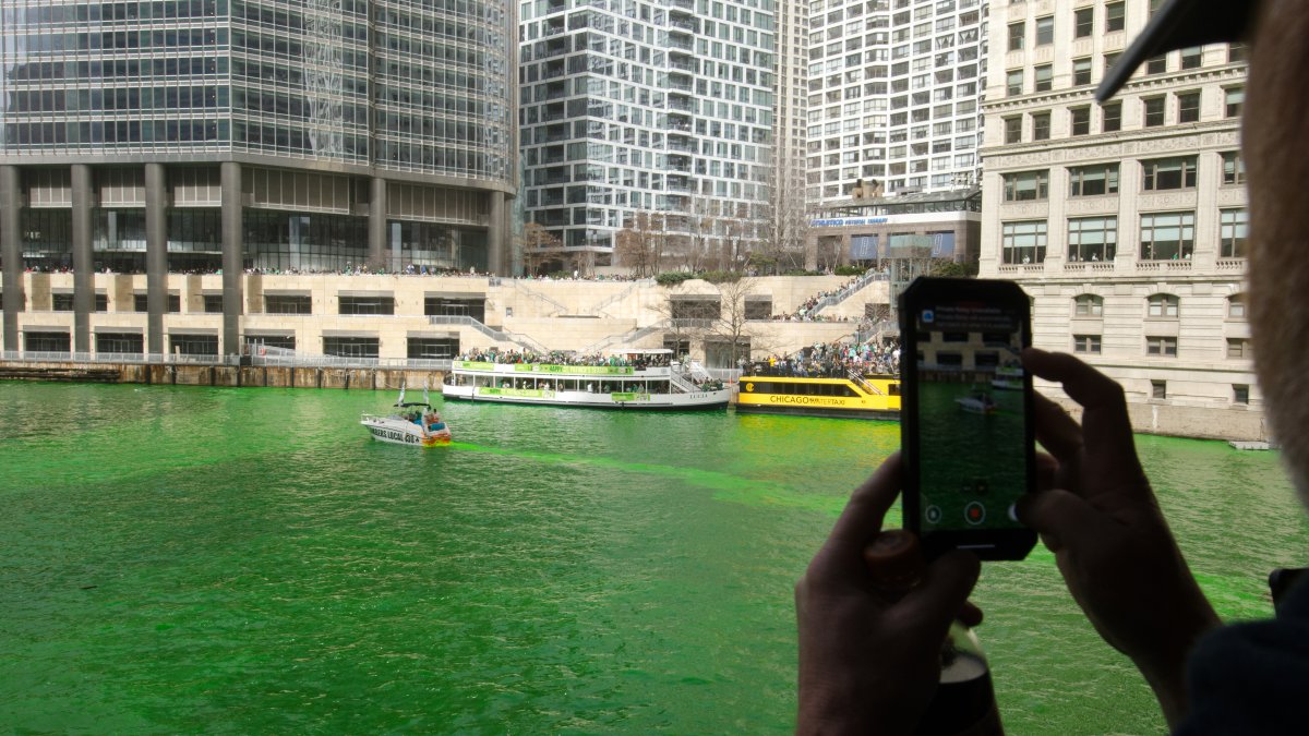 Watch: Time-lapse shows the Chicago River turning green for St. Patricks Day