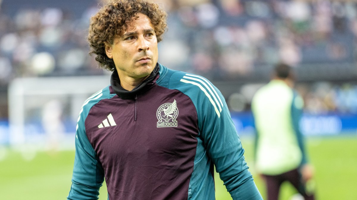 Guillermo Ochoa, 40, called up by Mexico in potential 2026 World Cup sign