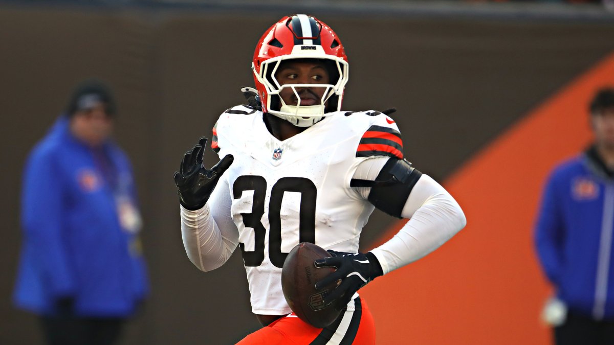 Linebacker Devin Bush reportedly signs free agent deal with Bears Linebacker Devin Bush reportedly signs free agent deal with Bears