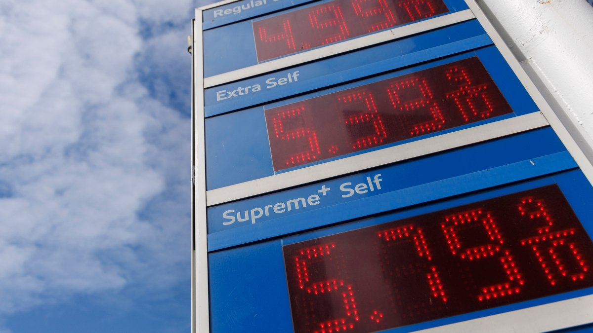&lsquo;Seems like its getting worse: Rideshare drivers struggle as gas prices soar