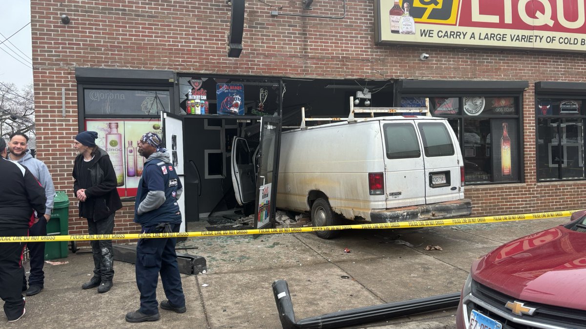 4 hospitalized after driver of van crashes into Chicago liquor store