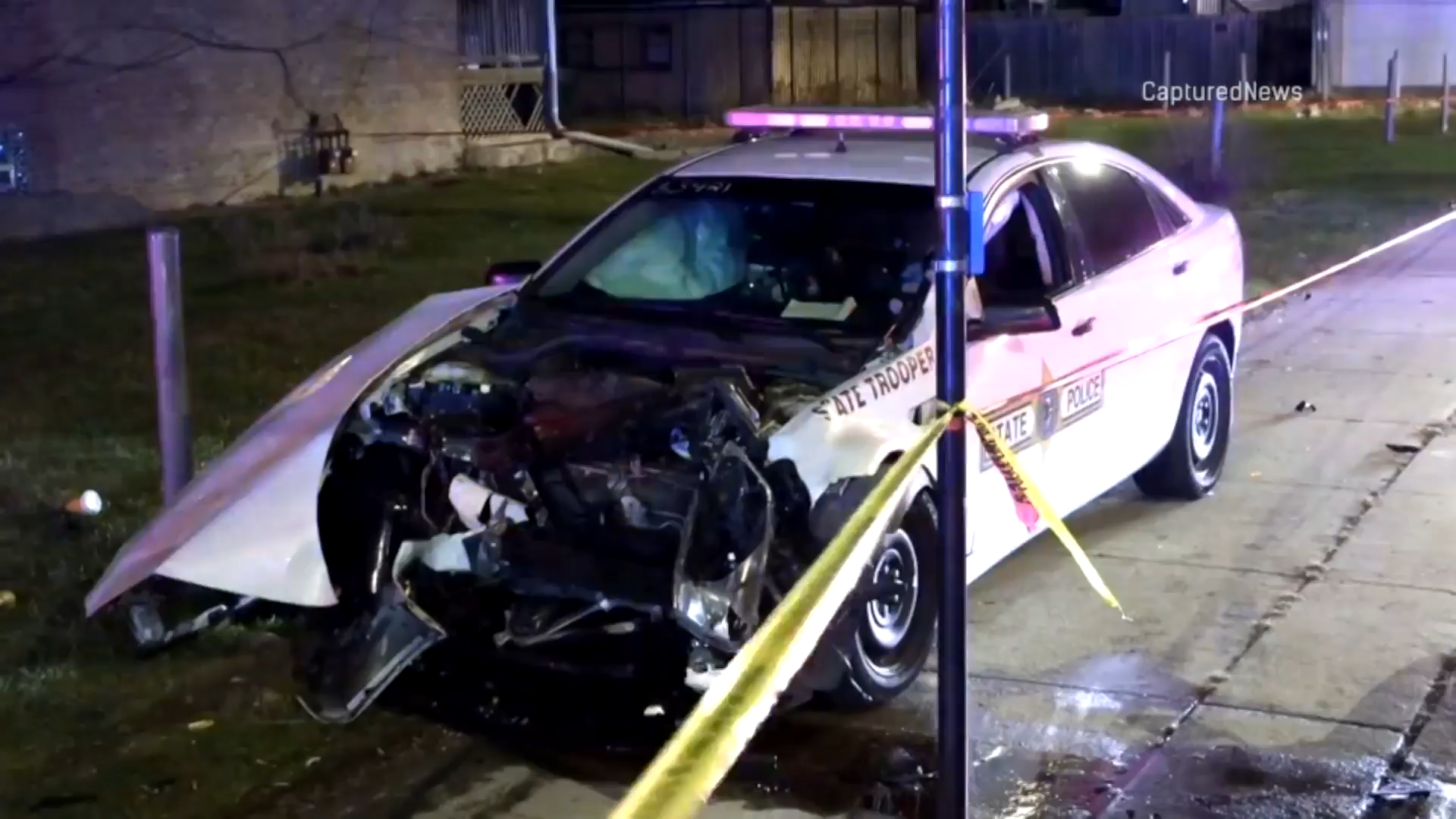 2 injured, including ISP trooper, after head-on crash in Garfield Park