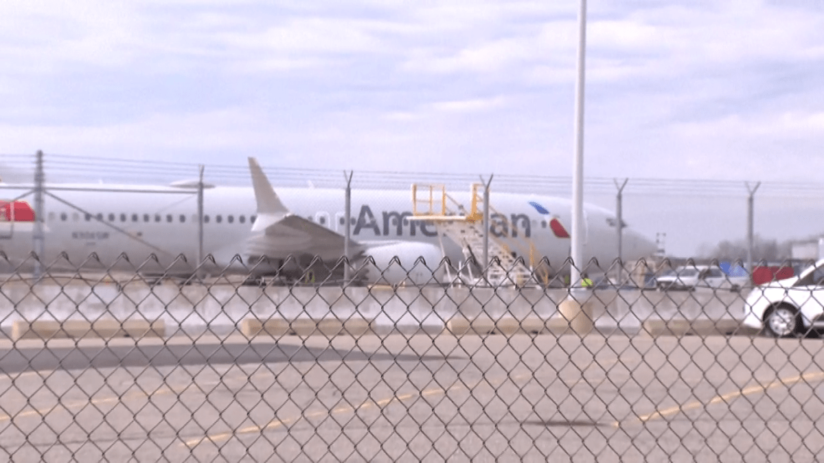 OHare-bound flight diverted to Detroit; FBI confirms presence at airport