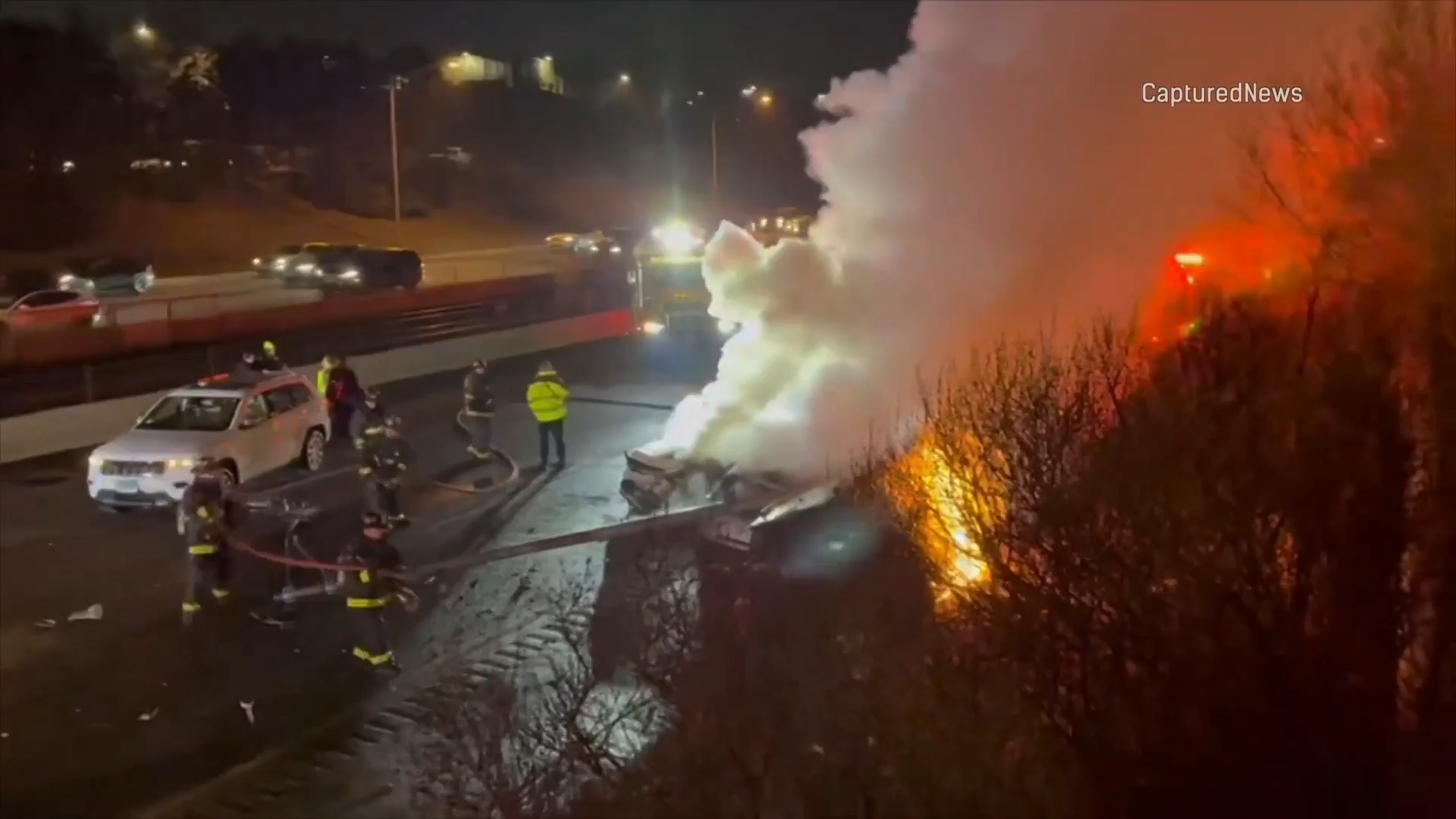 5 cars involved in deadly crash on Kennedy Expressway, with 3 cars up in flames in chaotic scene