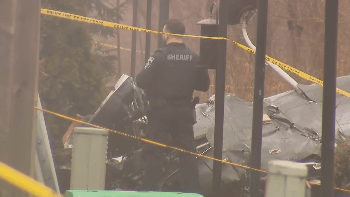 Pilot killed in small plane crashed into Deerfield neighborhood identified