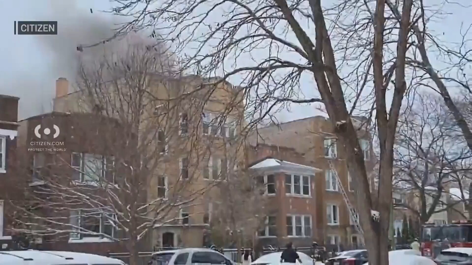 Chicago firefighter dies hours after being injured in North Side fire: Sources