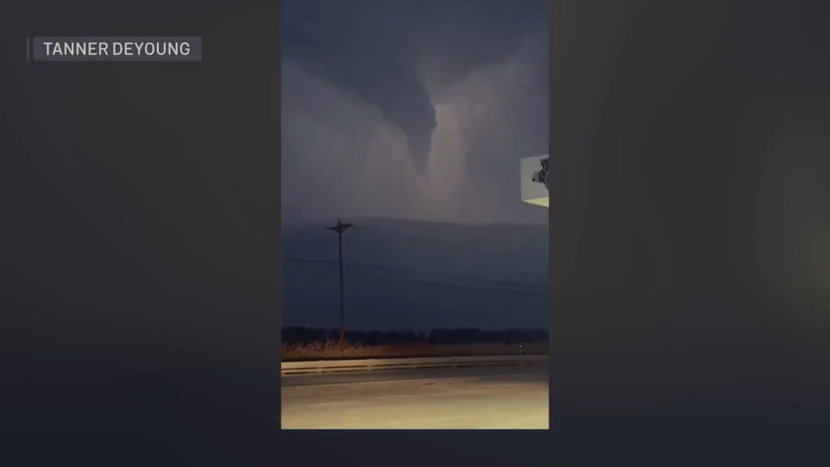 Tornadoes in Illinois: At least 4 suspected tornadoes touched down spawned by &lsquo;supercell, NWS says