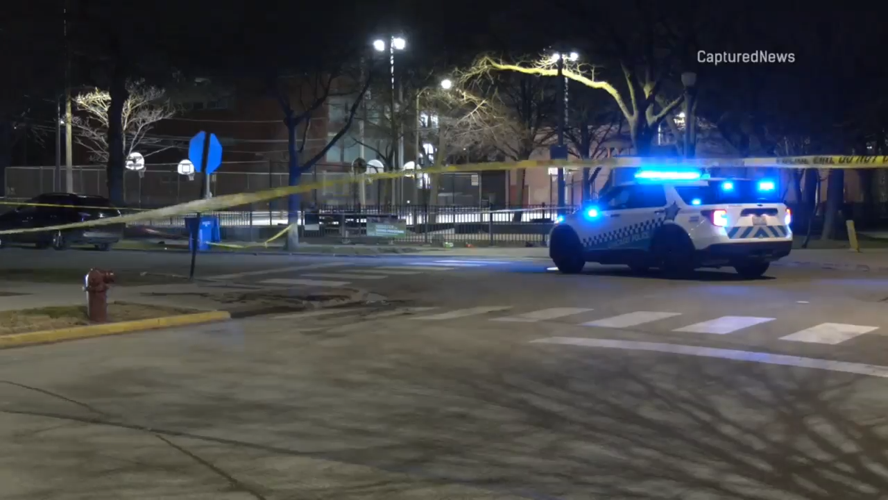 Bronzeville shooting leaves 1 man dead, 2 others injured