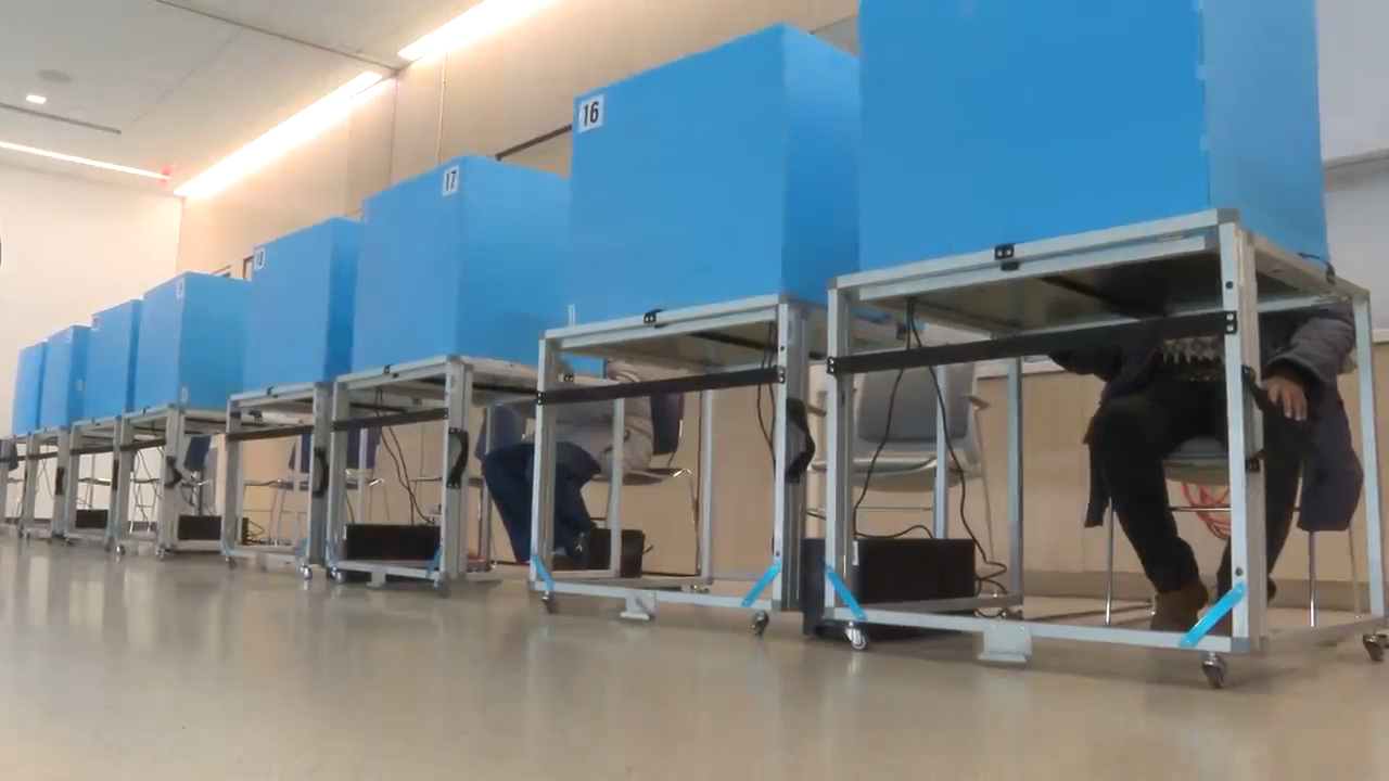 Suburban voters turn out in key Congressional primary battles