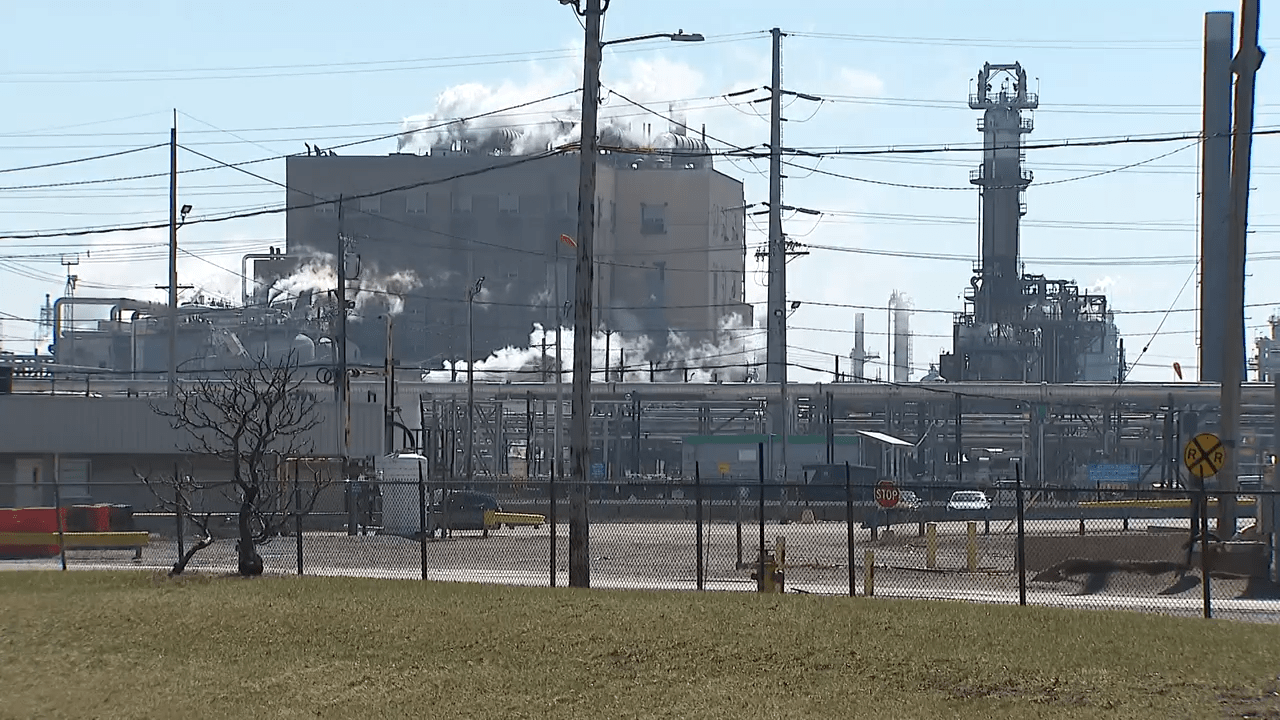 BP locks out more than 800 workers at Whiting refinery Thursday