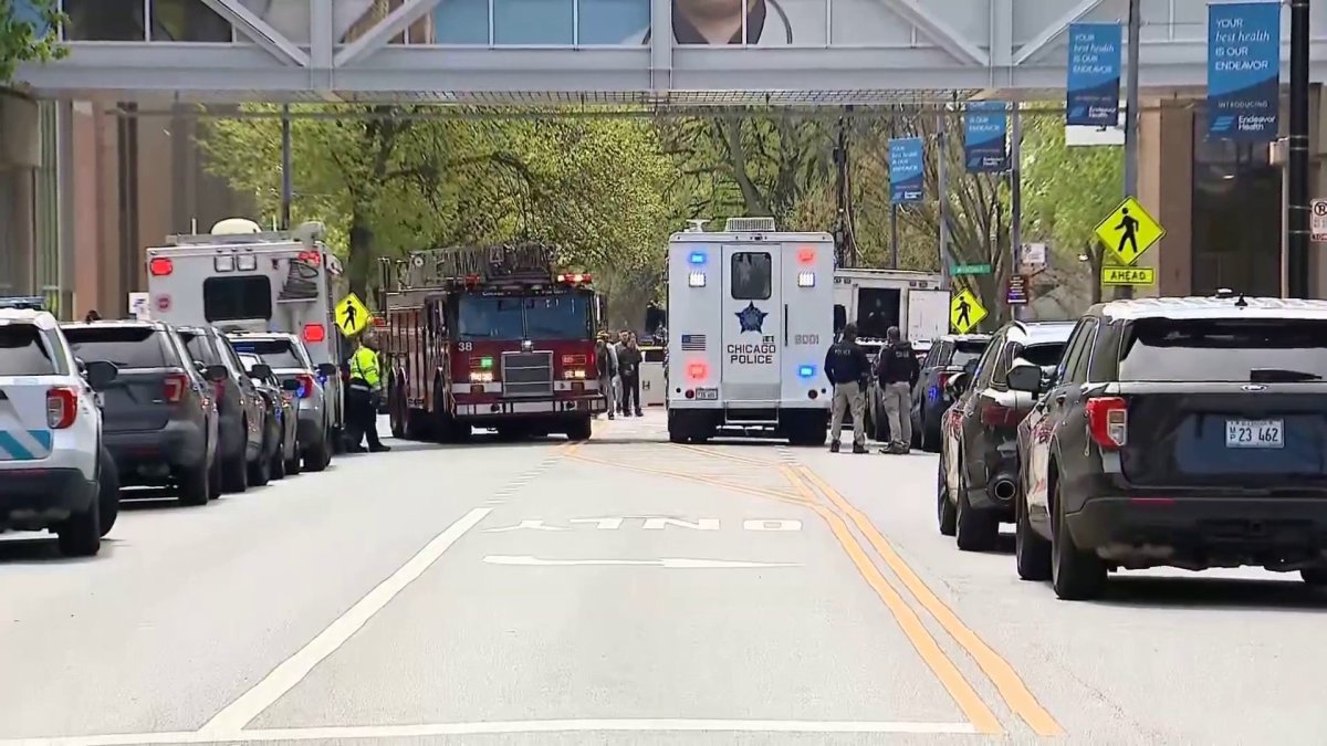 1 officer dead, 1 in critical after shooting at Chicago hospital – NBC ...