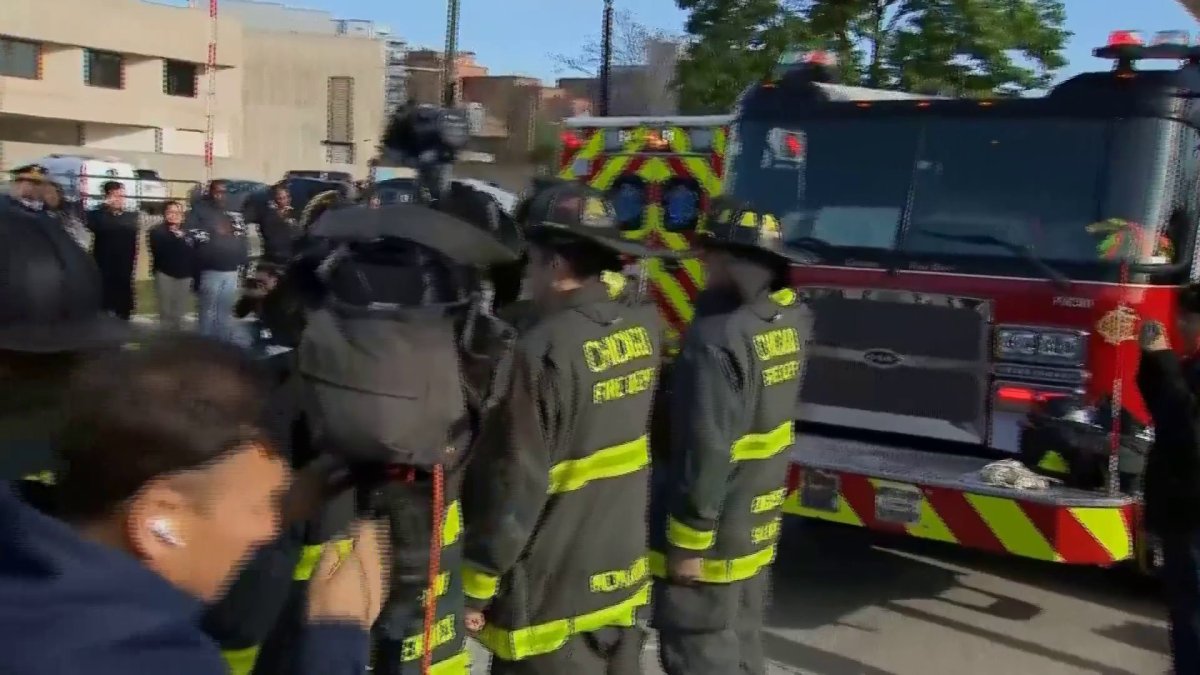 First responders pay tribute to fallen Chicago police officer with ...