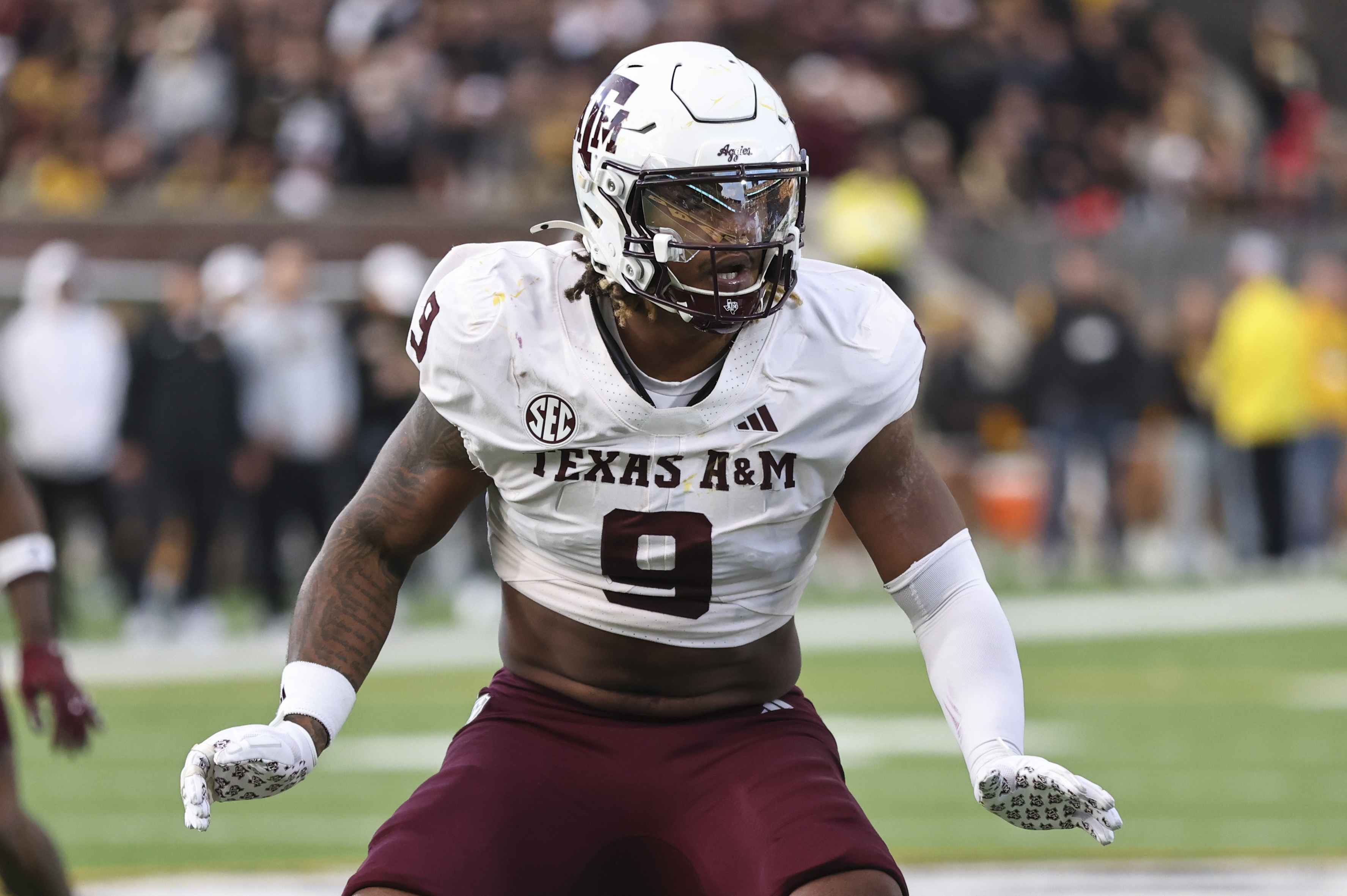 Could the Chicago Bears target Cashius Howell in the NFL Draft?