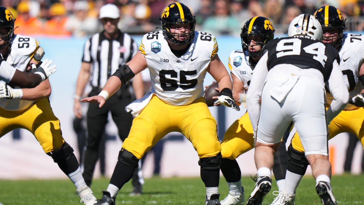 Chicago Bears select Iowa's Logan Jones at No. 57 overall in second round of NFL Draft
