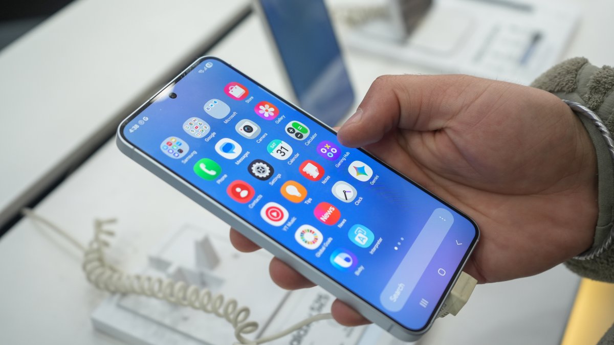 Why is Samsung discontinuing its message app? What Android users should know Why is Samsung discontinuing its message app? What Android users should know