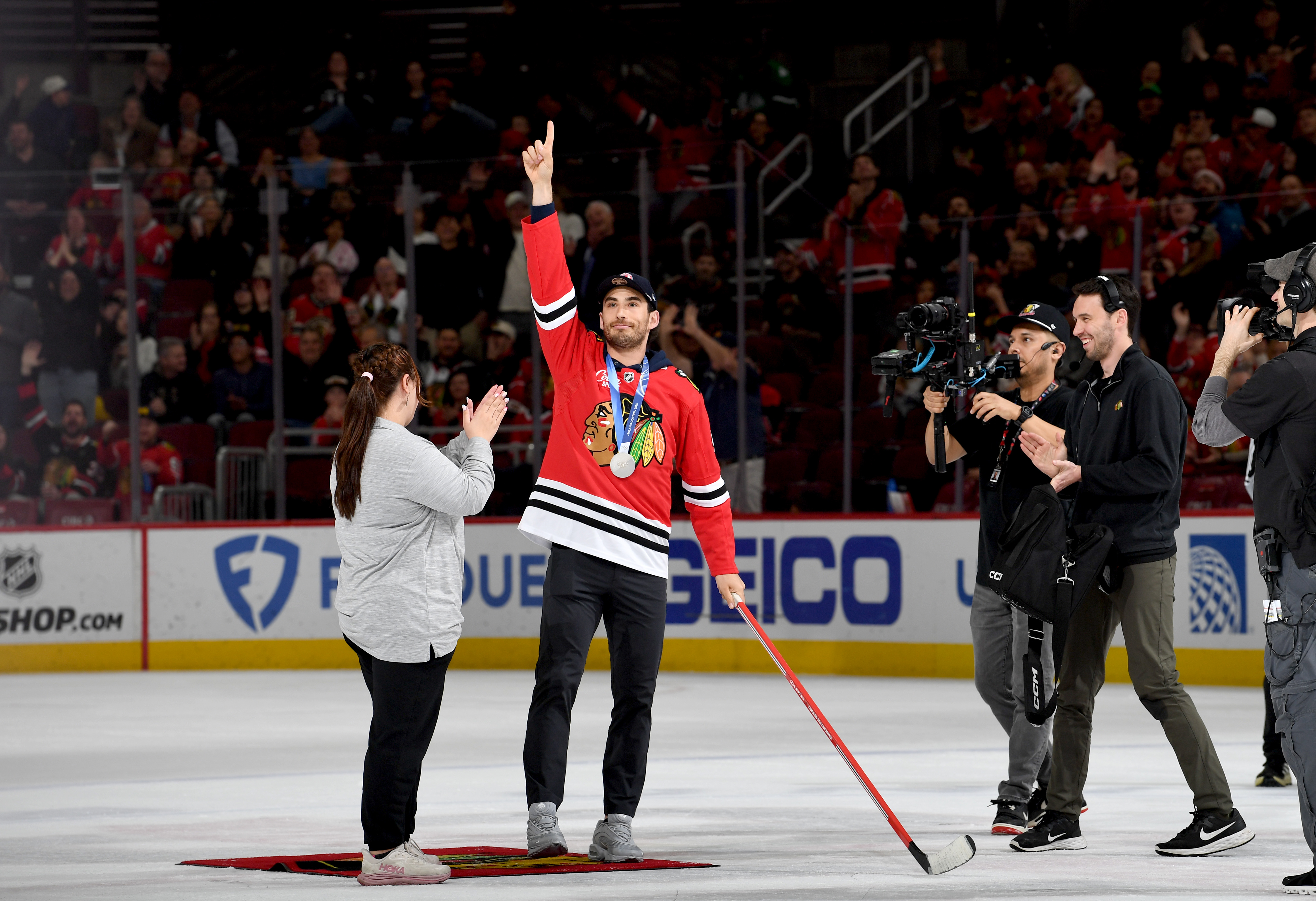 Local Olympian scored from center ice in Blackhawks' ‘shoot the puck' challenge