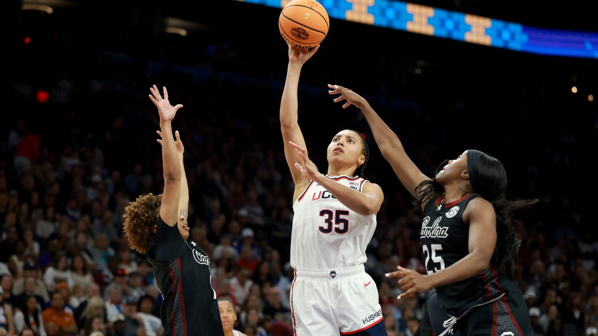 South Carolina beats UConn 62-48 to advance to NCAA title game