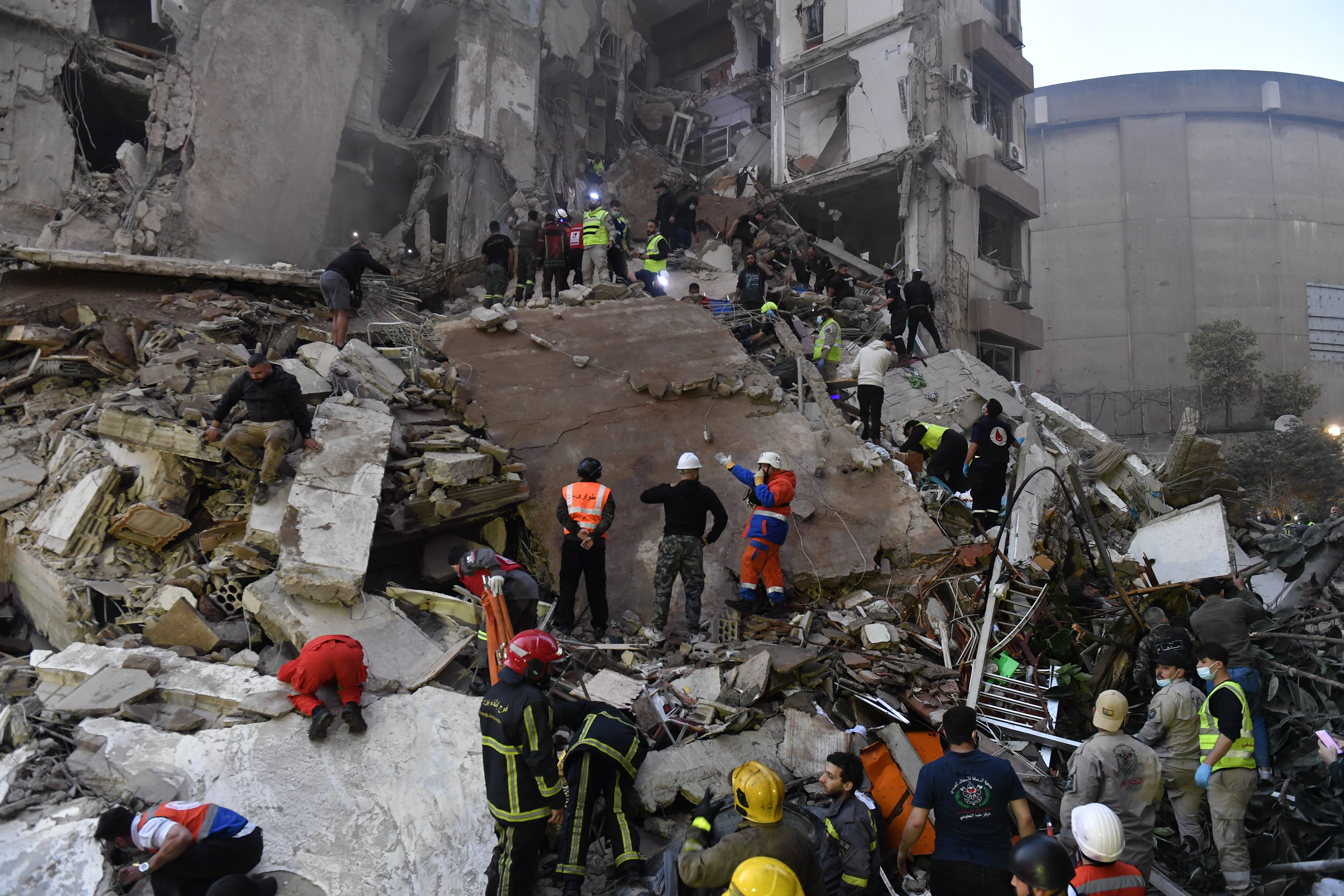 Ceasefire threatened as Israel expands Lebanon strikes and Iran closes strait again