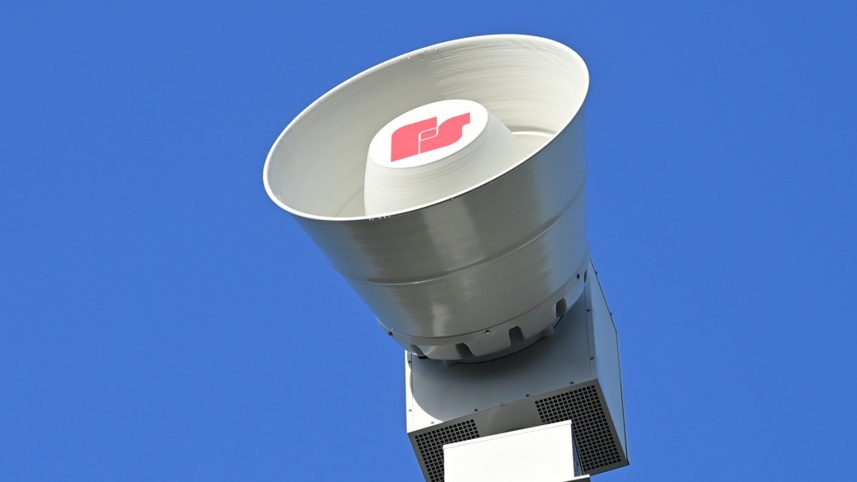 Chicago suburb alters how severe weather sirens are issued after recent storms Chicago suburb alters how severe weather sirens are issued after recent storms