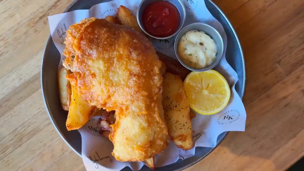 NBC Chicago's ‘Food Guy' tries 10 fish & chips around Chicago to find his favorite