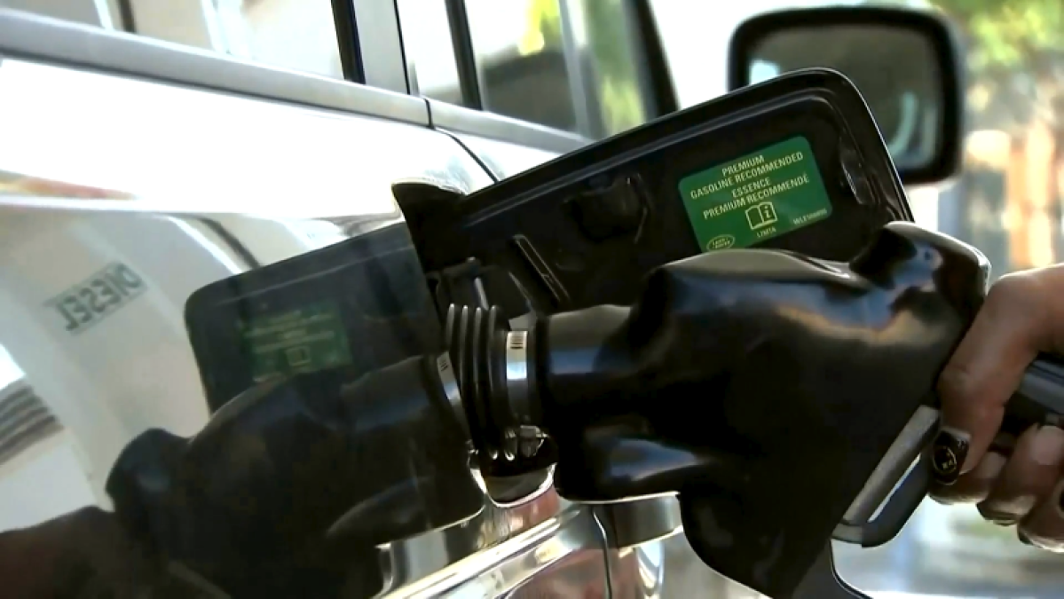 Illinois sees largest spike in gas prices since Iran war began, data shows