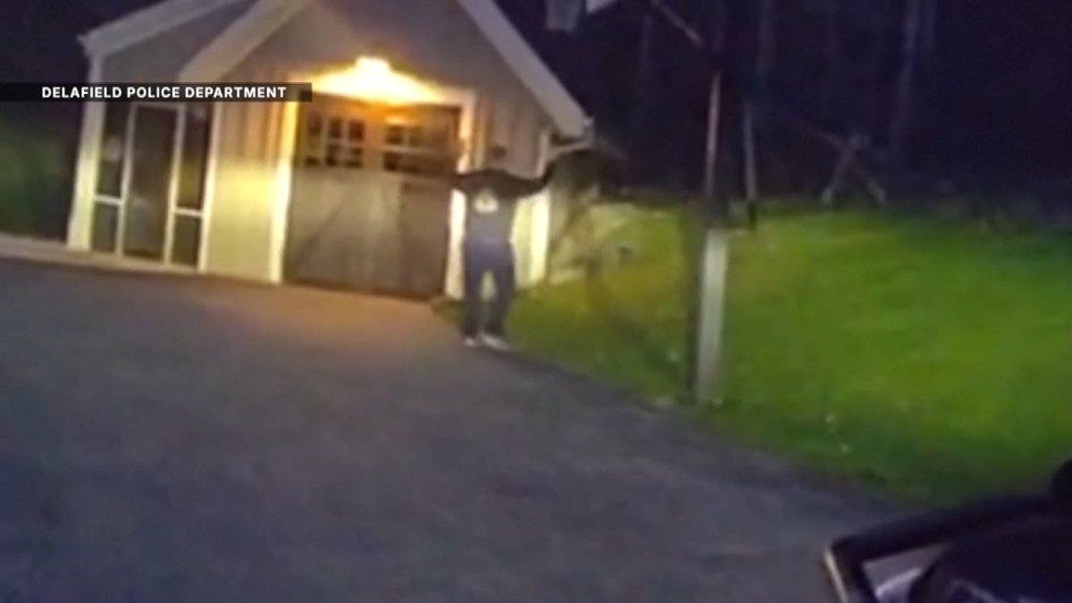 &lsquo;That was dumb: Video captures moment police discover burglary call was teen playing popular game