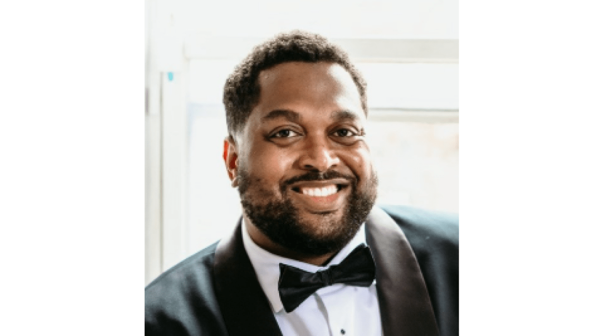 Suburban school mourns after unexpected death of assistant principal