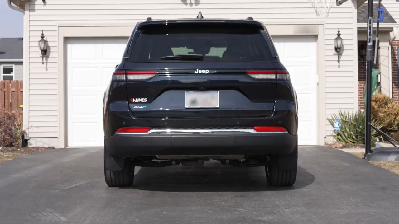 ‘Battery could explode': Family afraid to drive newly leased Jeep after recalls