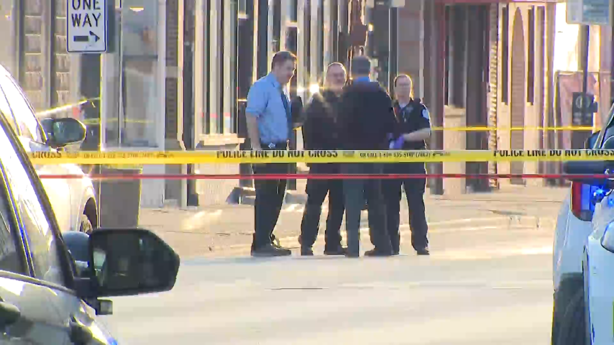 1 killed, 3 injured in shooting in Little Village, police say