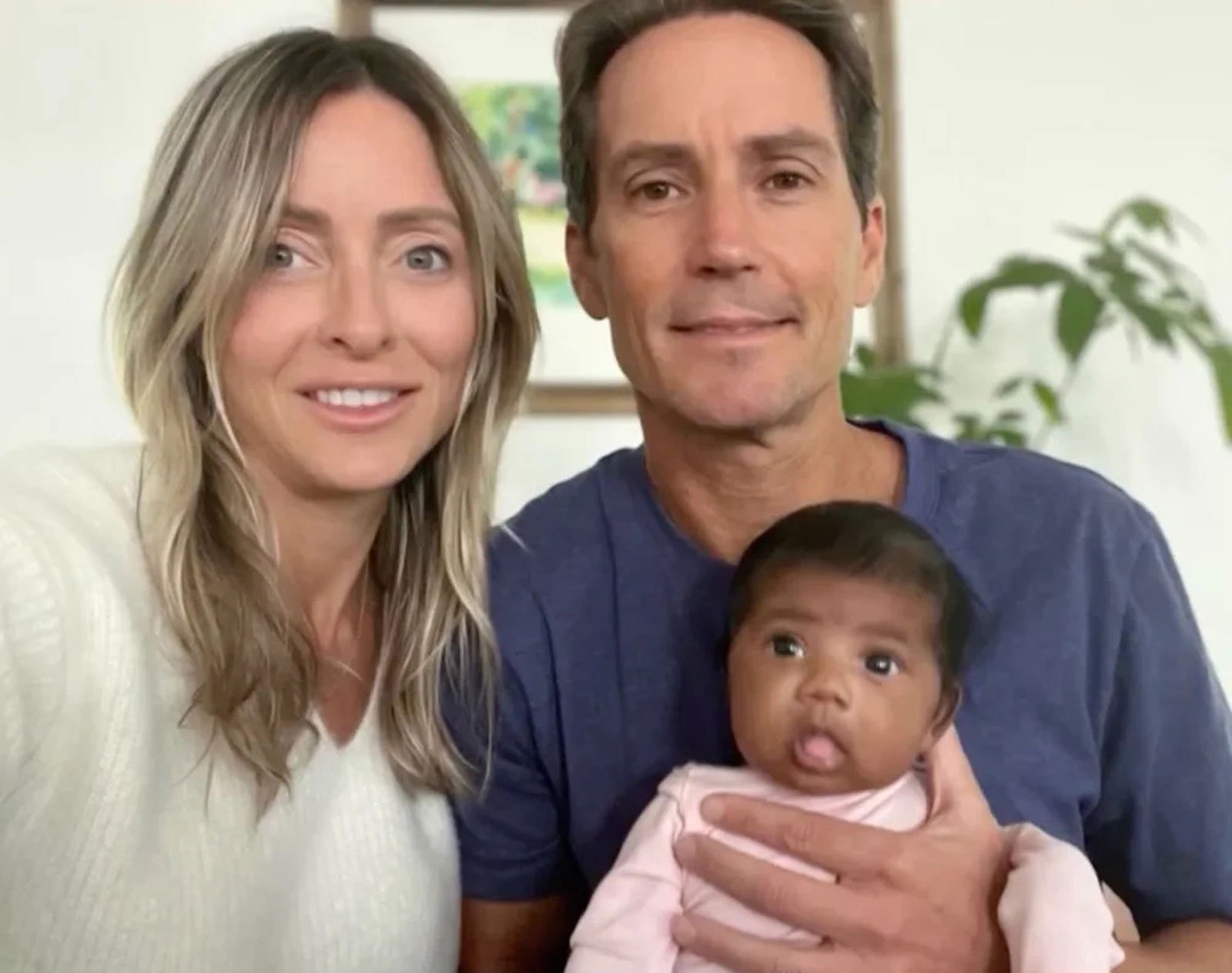 Florida couple in IVF clinic's embryo mix-up will keep baby who is not genetically theirs