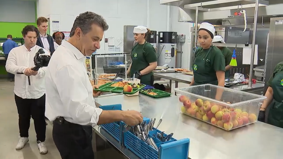 This Chicago school is paving the way for healthier lunches across the country