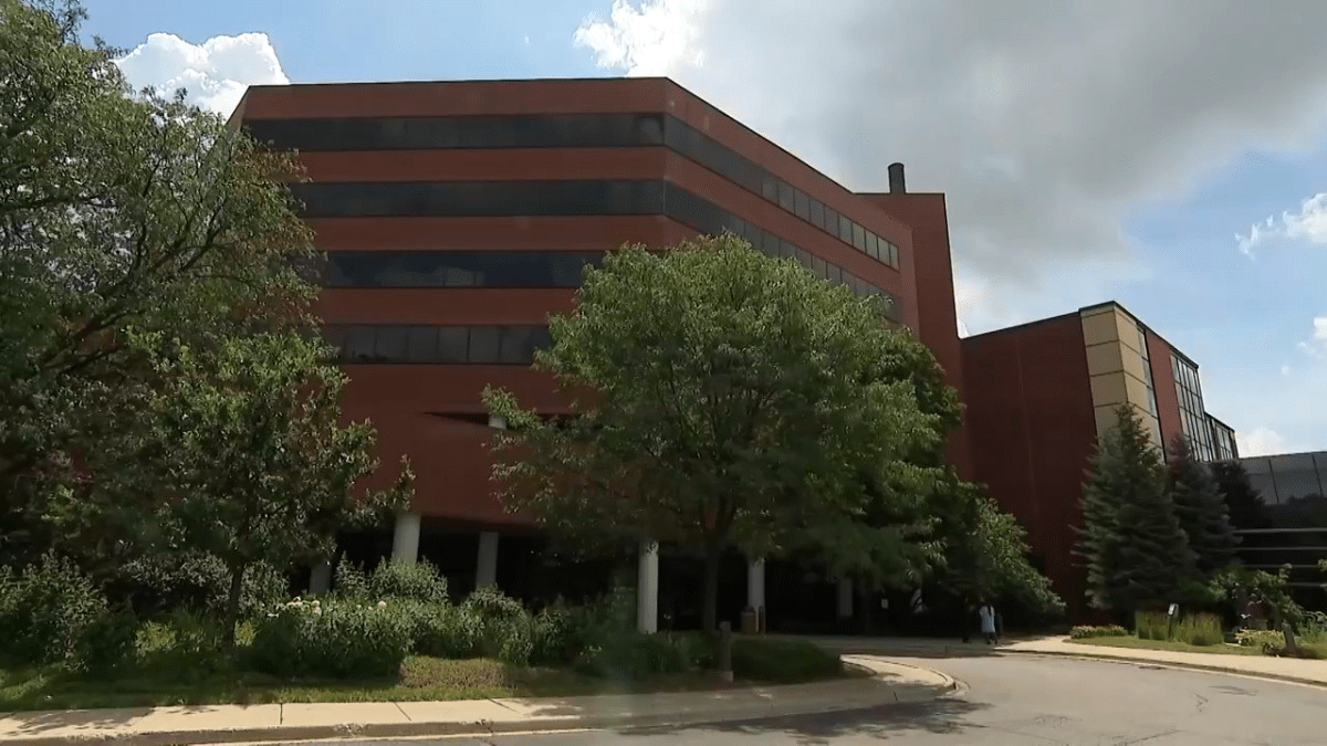 West Suburban hospital vows summer reopening after closure, but doubts remain