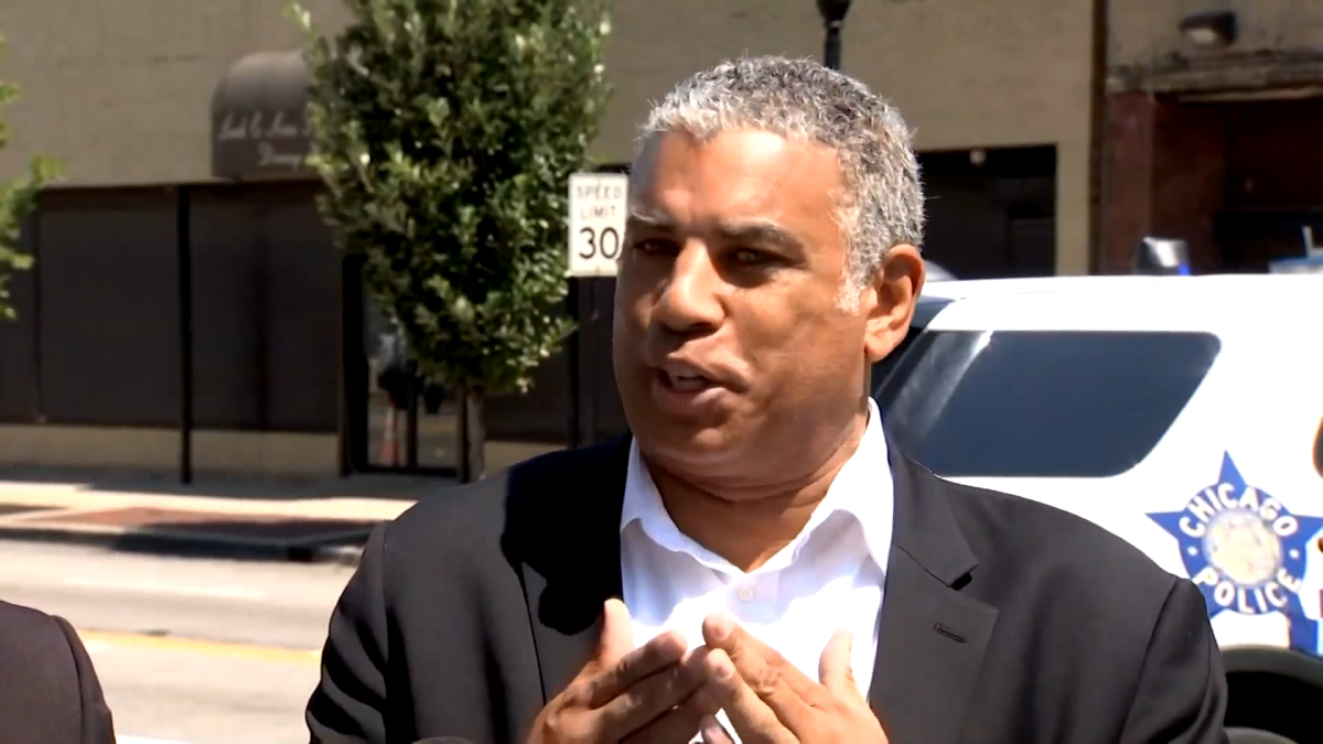 Spencer Leak Jr., vice president of Chicagos Leak and Sons Funeral Homes, dies