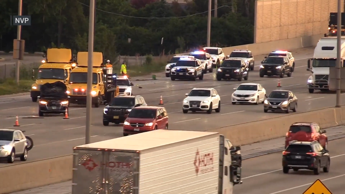 Authorities ID Illinois Tollway worker hit, killed during pothole repairs on I-294 Authorities ID Illinois Tollway worker hit, killed during pothole repairs on I-294