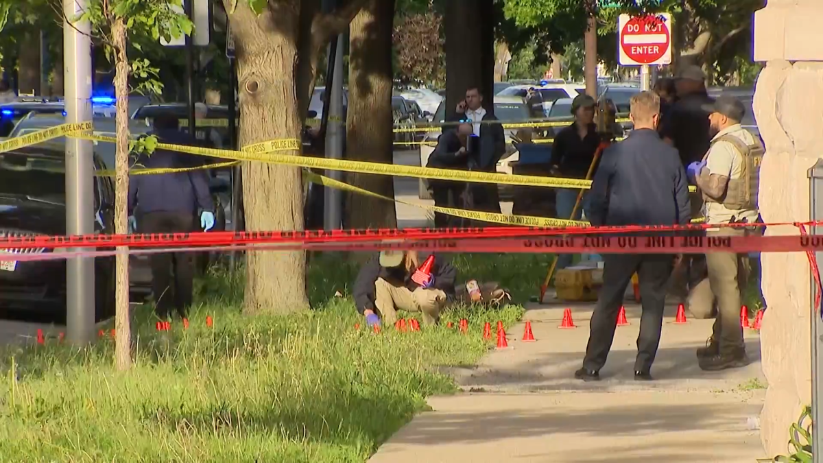 Witnesses recount shooting involving FBI in Chicago that left a 25-year-old man dead