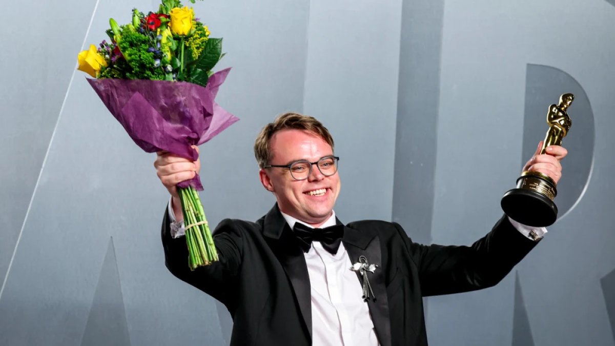 Oscar for ‘Mr Nobody Against Putin' lost after TSA considered it a possible weapon