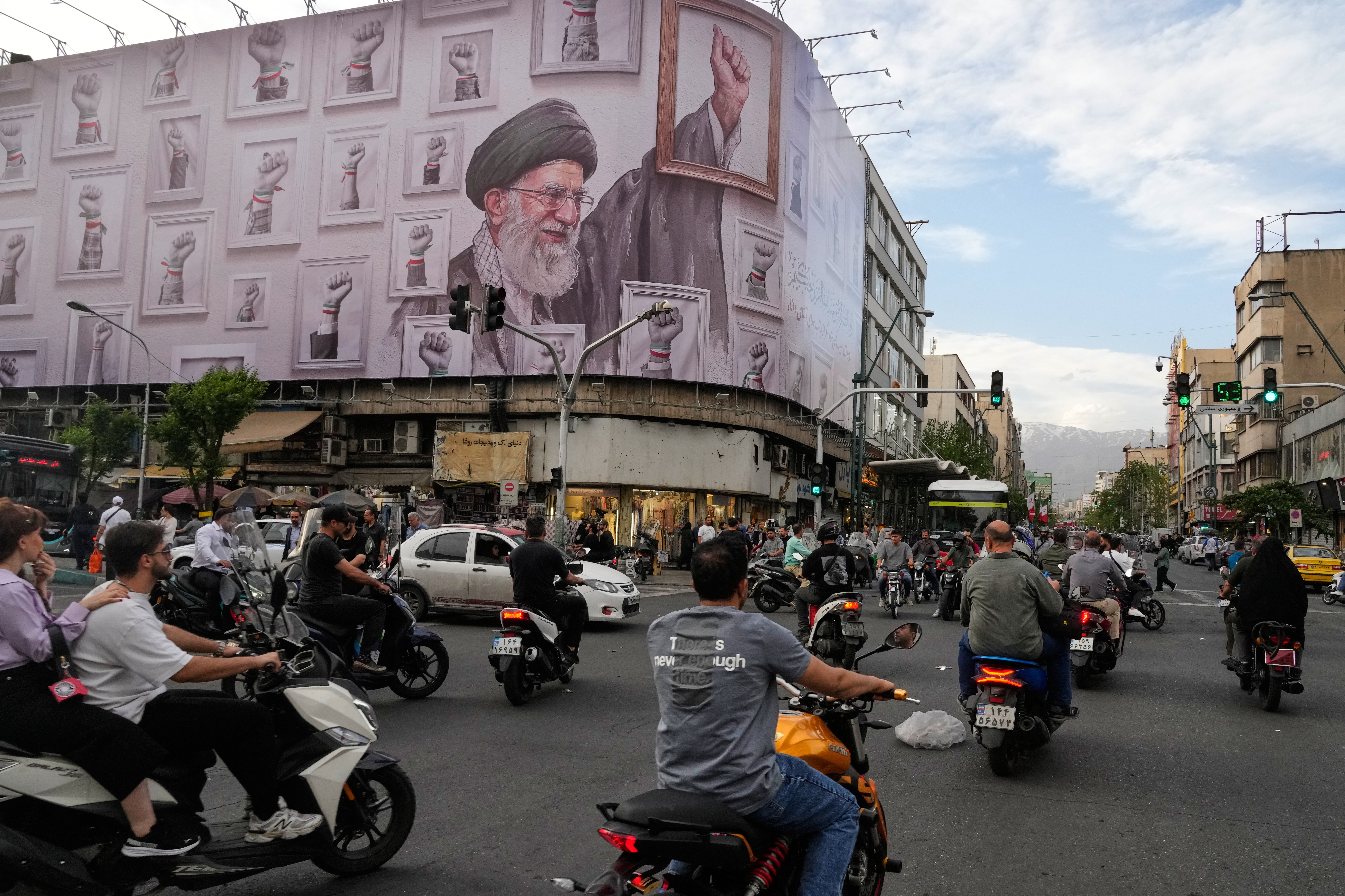 Iran reviews U.S. proposal as Trump pressures for agreement on deal to end war
