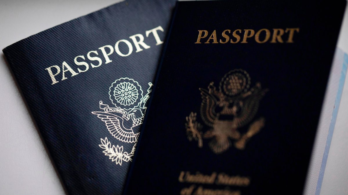 U.S. to start revoking passports for thousands who owe child support, AP learns