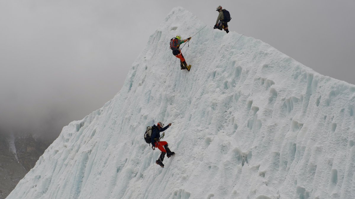 A record 274 climbers scale Mount Everest in a single day