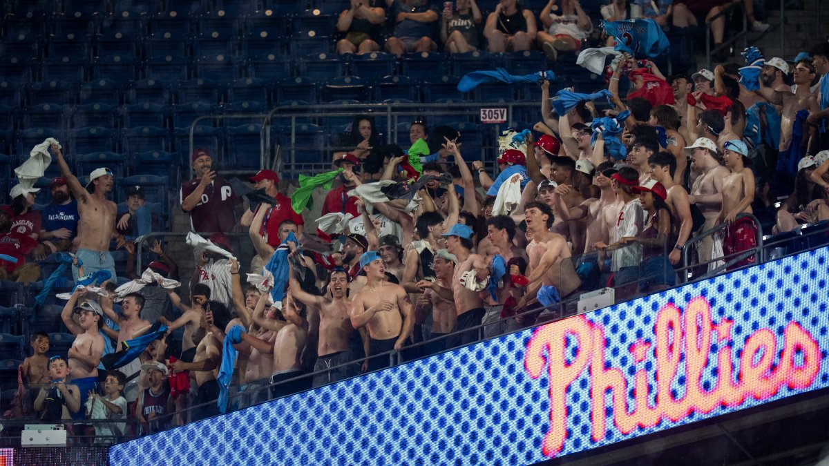 Shirtless fans are the new stars of the MLB as “Tarps Off” trend sweeps baseball world