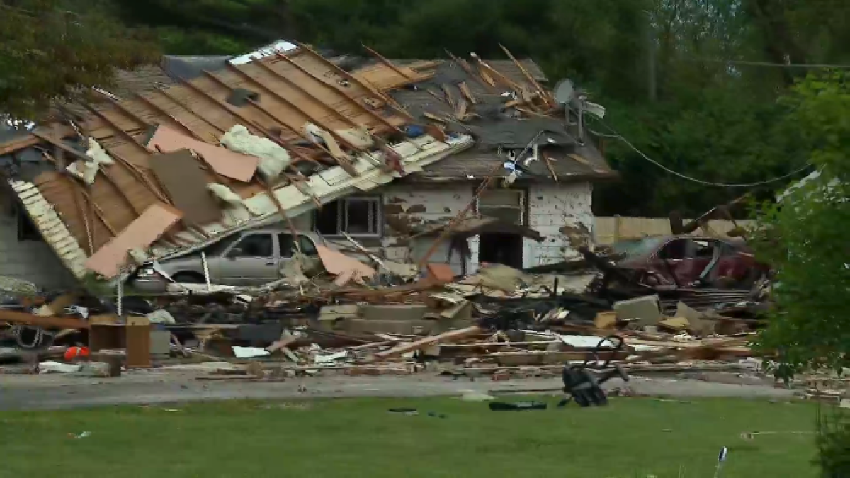 Home explosion in NW suburbs leaves 1 dead, 2 hurt as entire home reduced to rubble